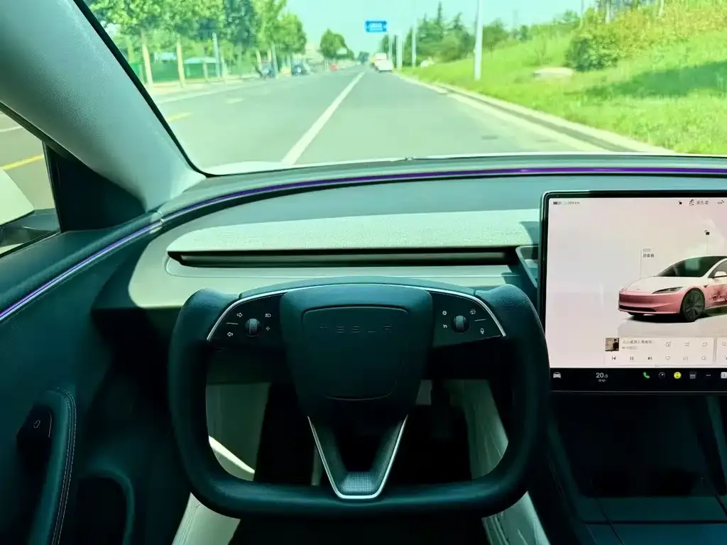 Tesla Model 3 — фото 5