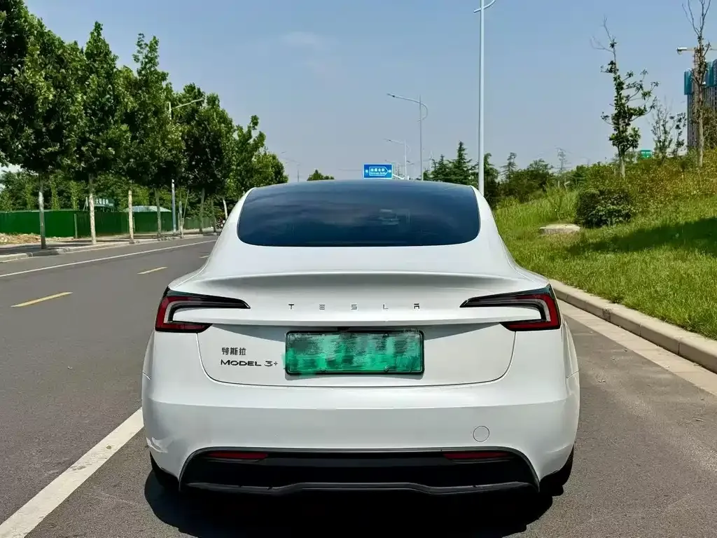 Tesla Model 3 — фото 3