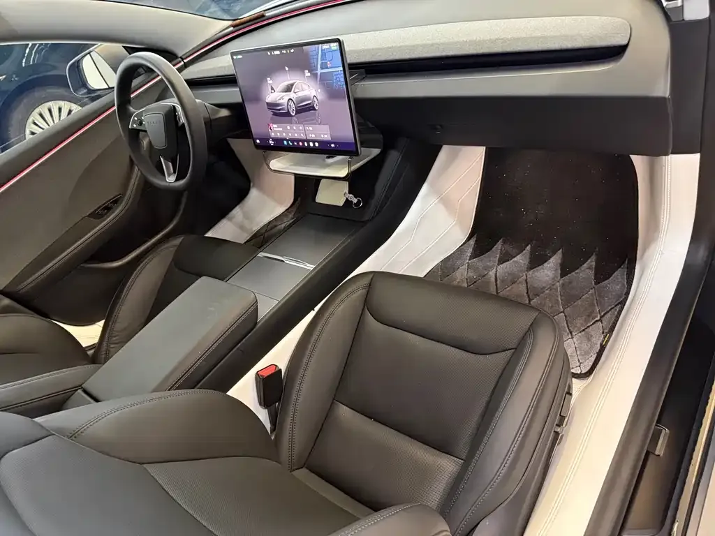 Tesla Model 3 — фото 6