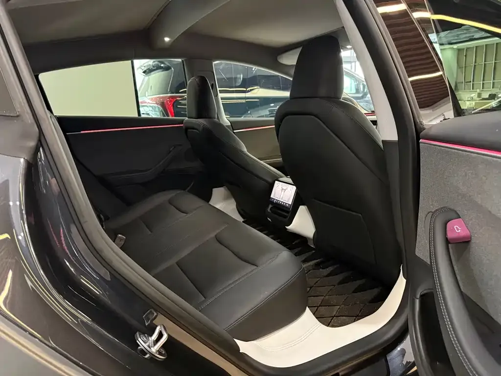 Tesla Model 3 — фото 4