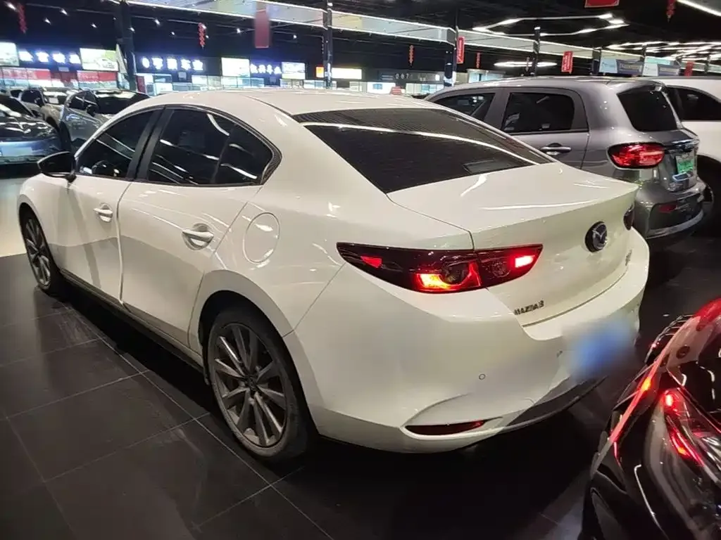 Mazda 3 Axela — фото 8