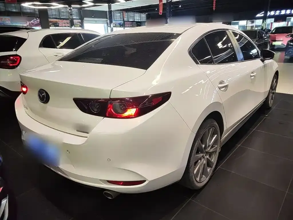 Mazda 3 Axela — фото 9