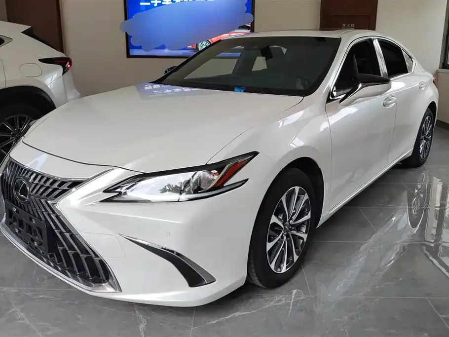 Lexus ES — фото 1
