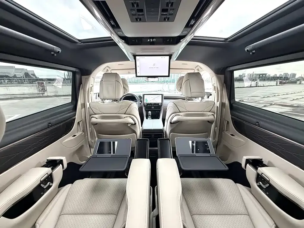 Toyota Alphard — фото 8