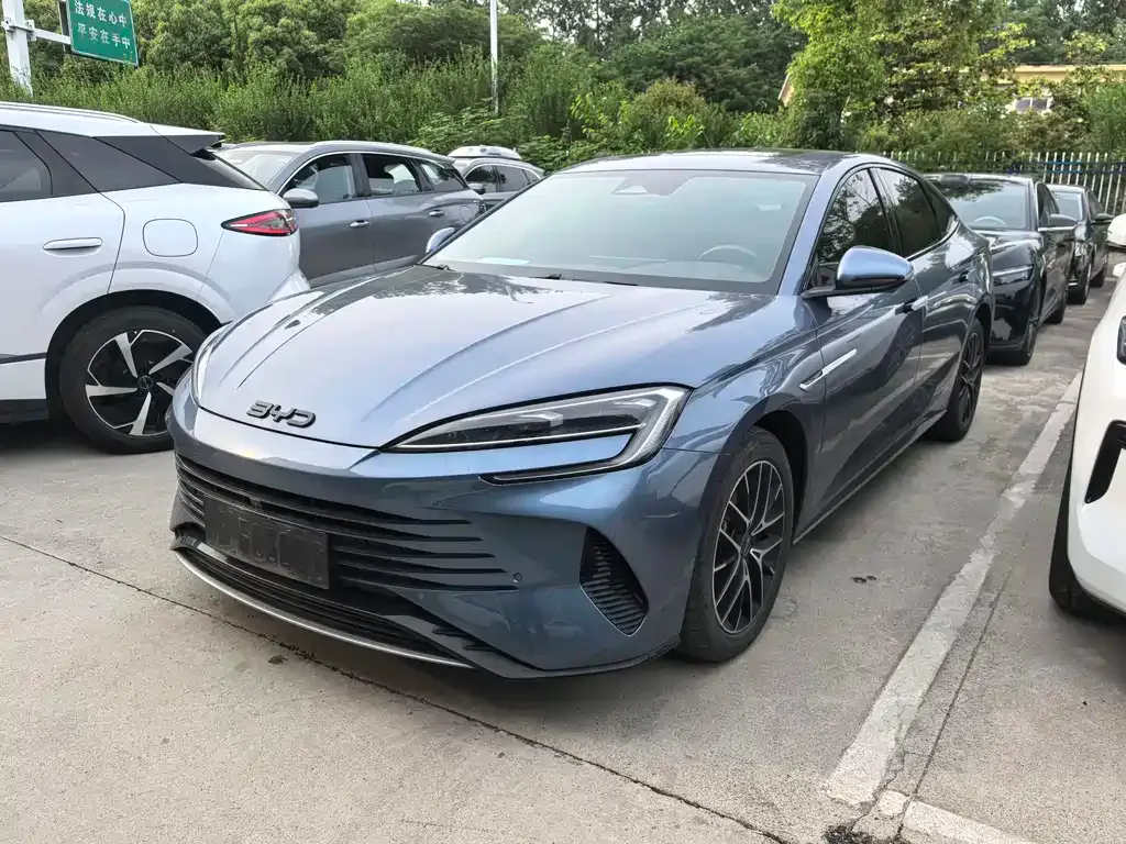 BYD Seal — фото 1