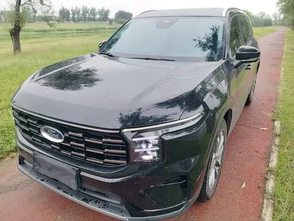 Ford Edge — фото 1