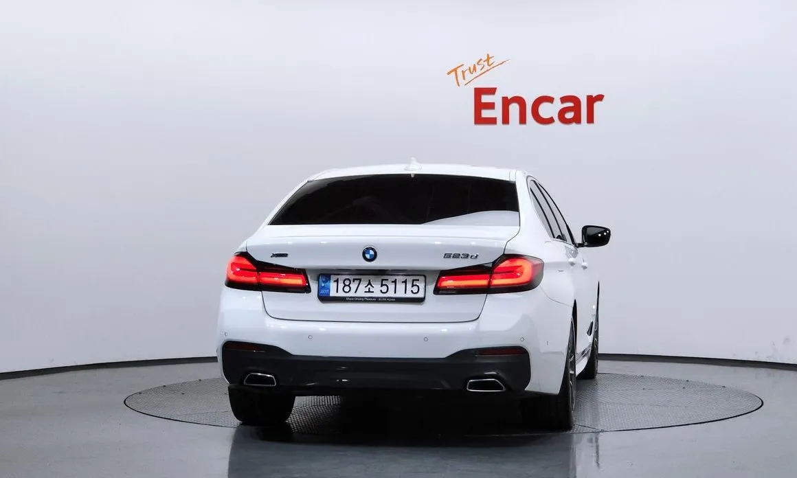 BMW 5-Series 2023 из KR, фото 2