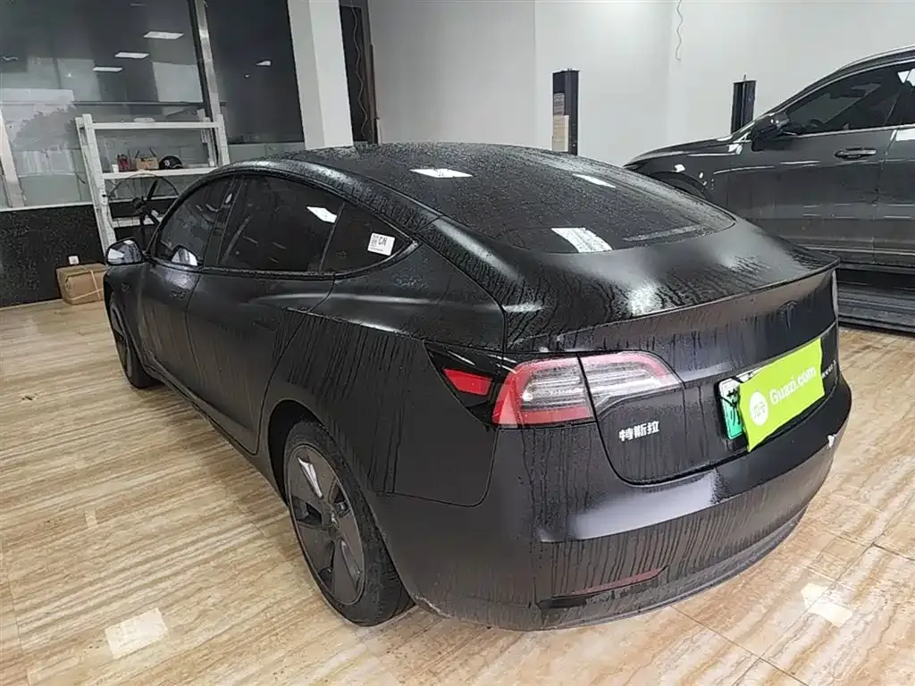 Tesla Model 3 — фото 10