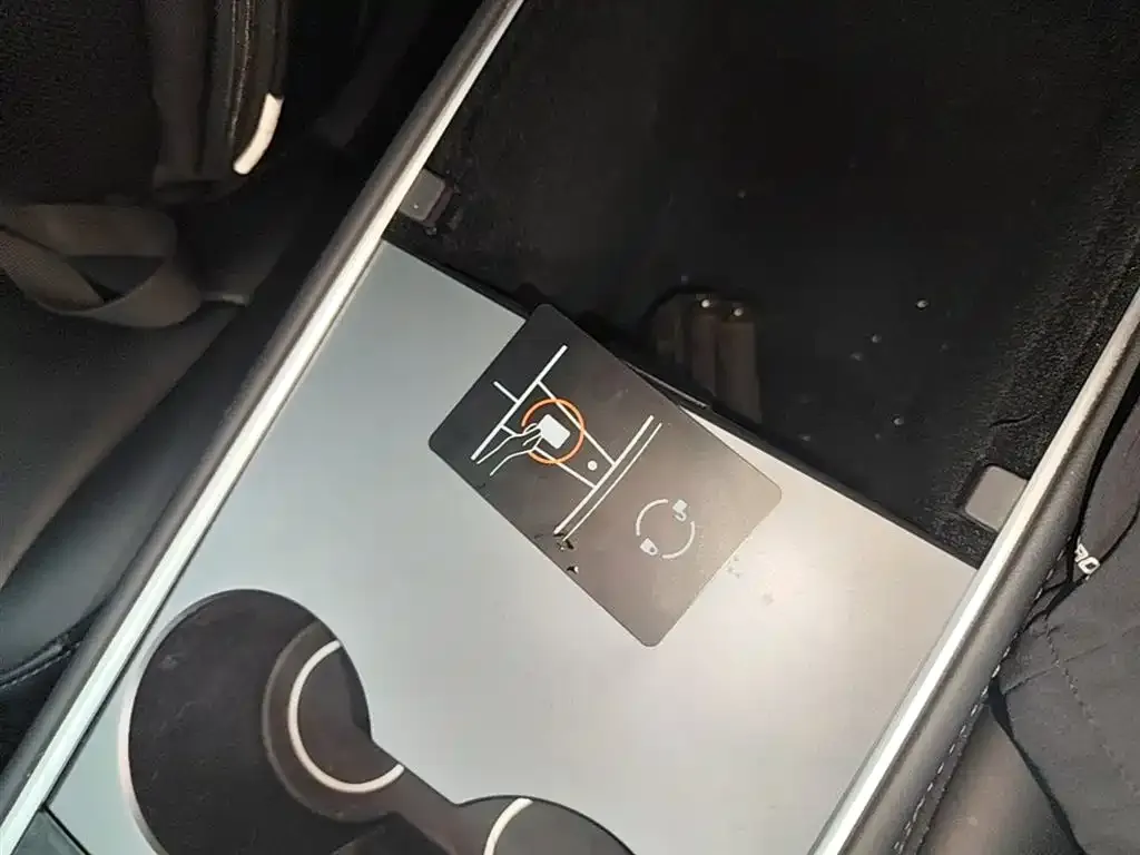 Tesla Model 3 — фото 2