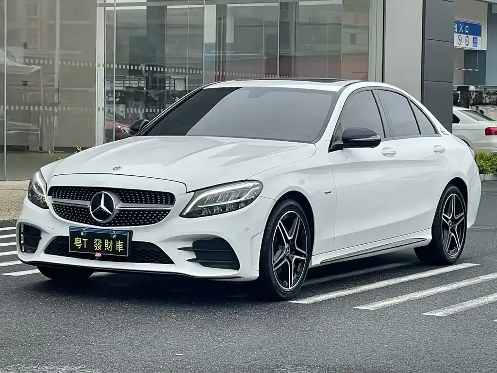 Mercedes-Benz C-Class — фото 1