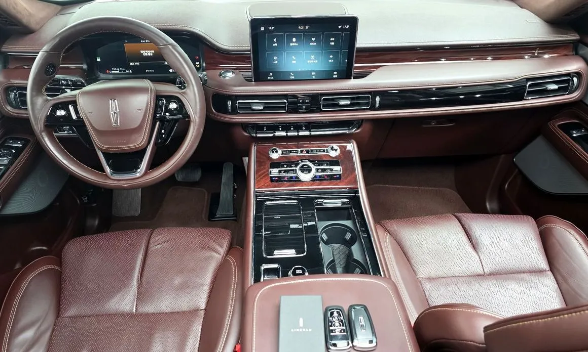 Lincoln Aviator — фото 10