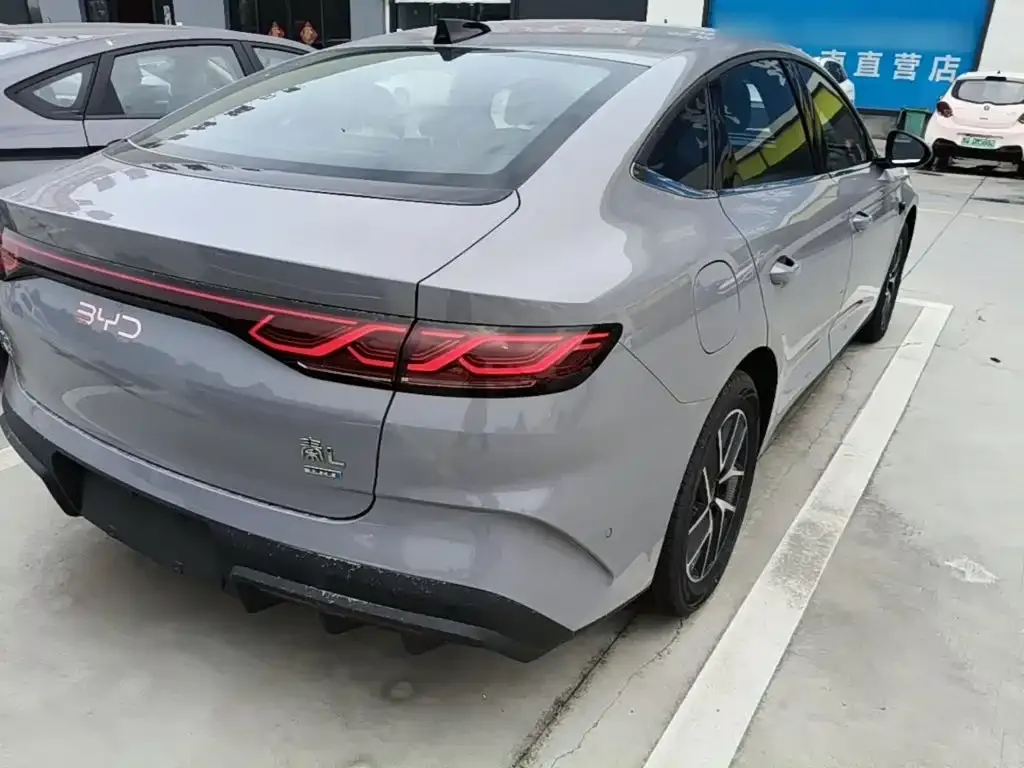 BYD Qin L — фото 8