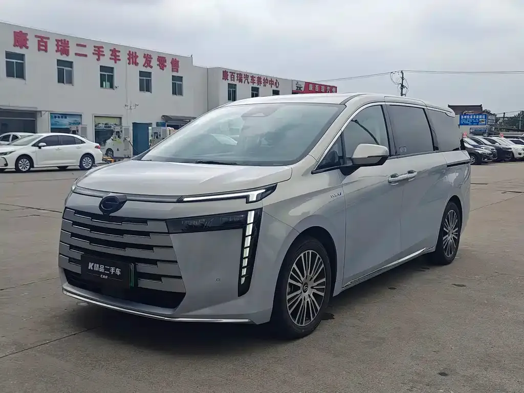 GAC Motor 传祺E8 PHEV — фото 1
