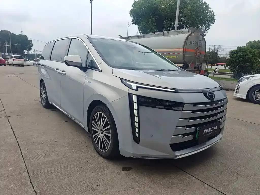 GAC Motor 传祺E8 PHEV — фото 3