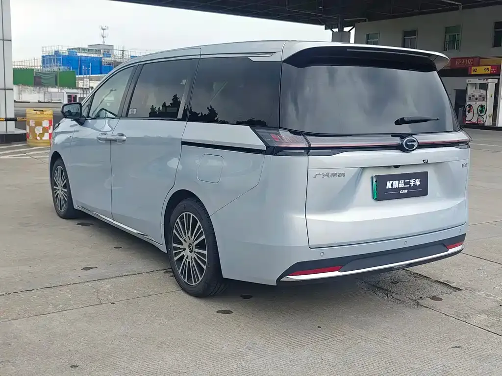GAC Motor 传祺E8 PHEV — фото 9