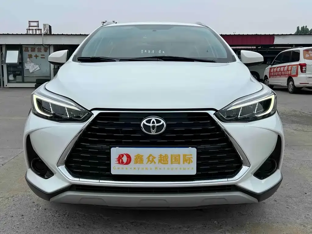 Toyota Yaris L — фото 3