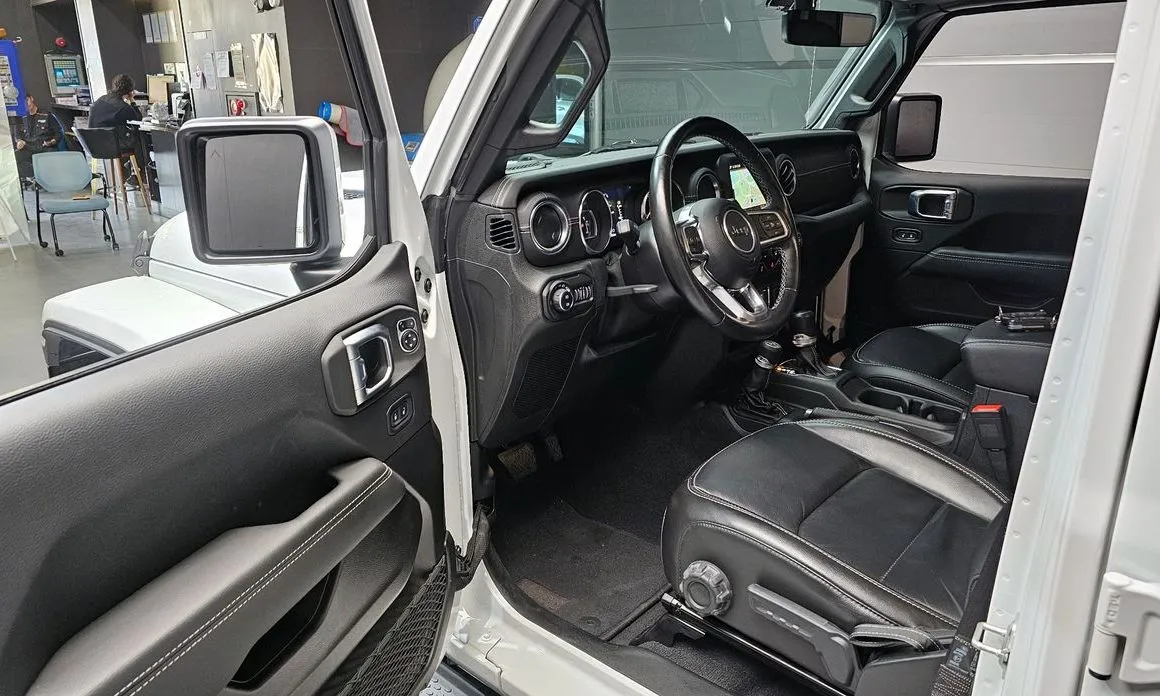 Jeep Wrangler 2021 из KR, фото 7