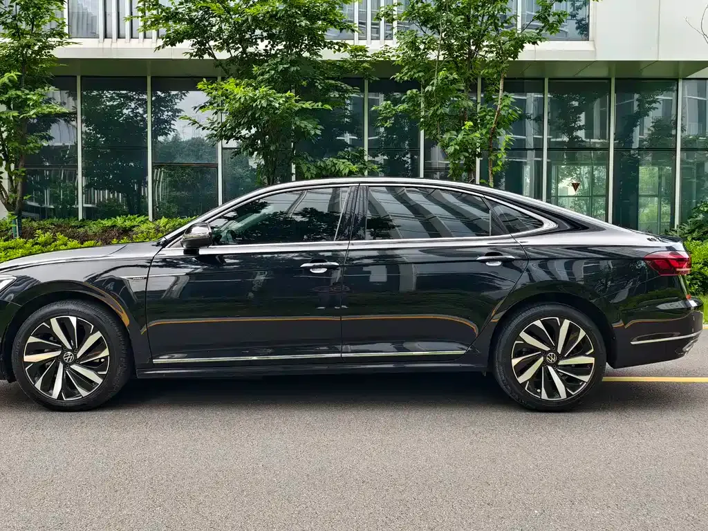 Volkswagen Passat — фото 4