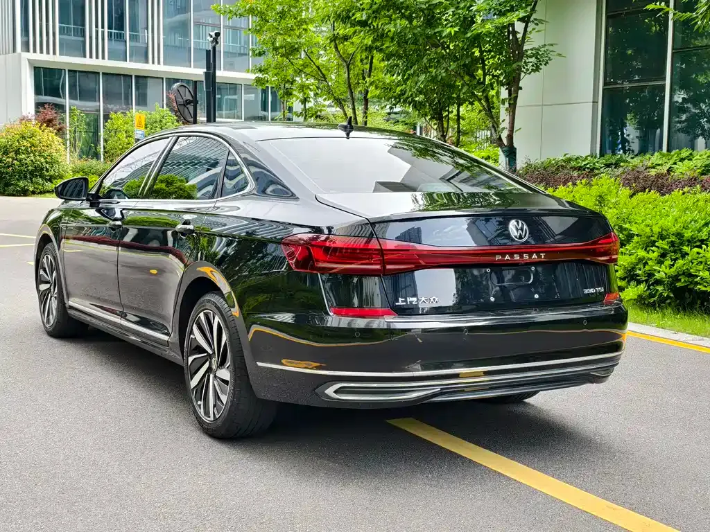 Volkswagen Passat — фото 2