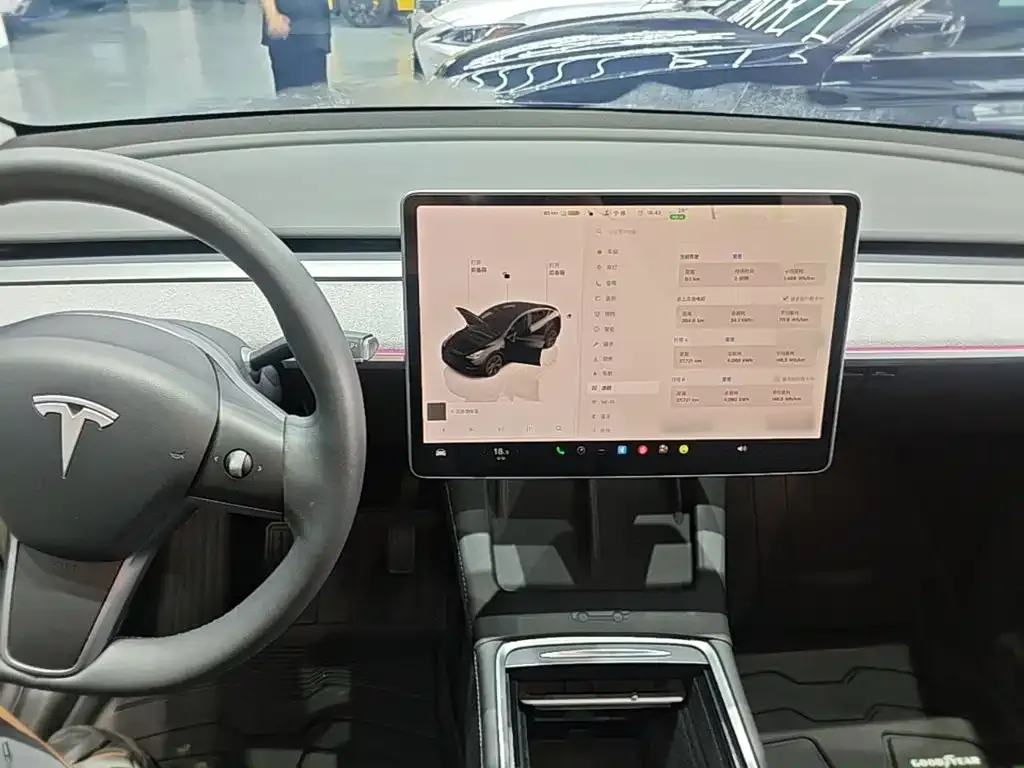 Tesla Model Y — фото 8