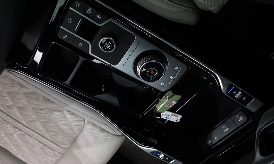 Kia Sorento — фото 3