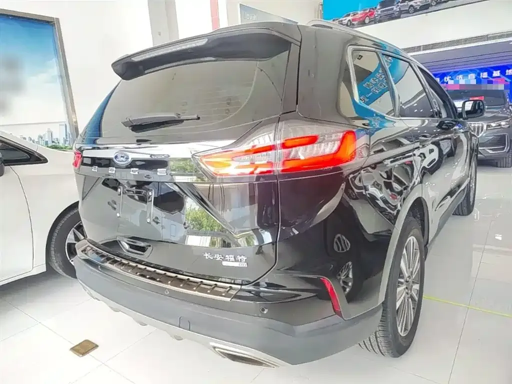 Ford Edge — фото 10