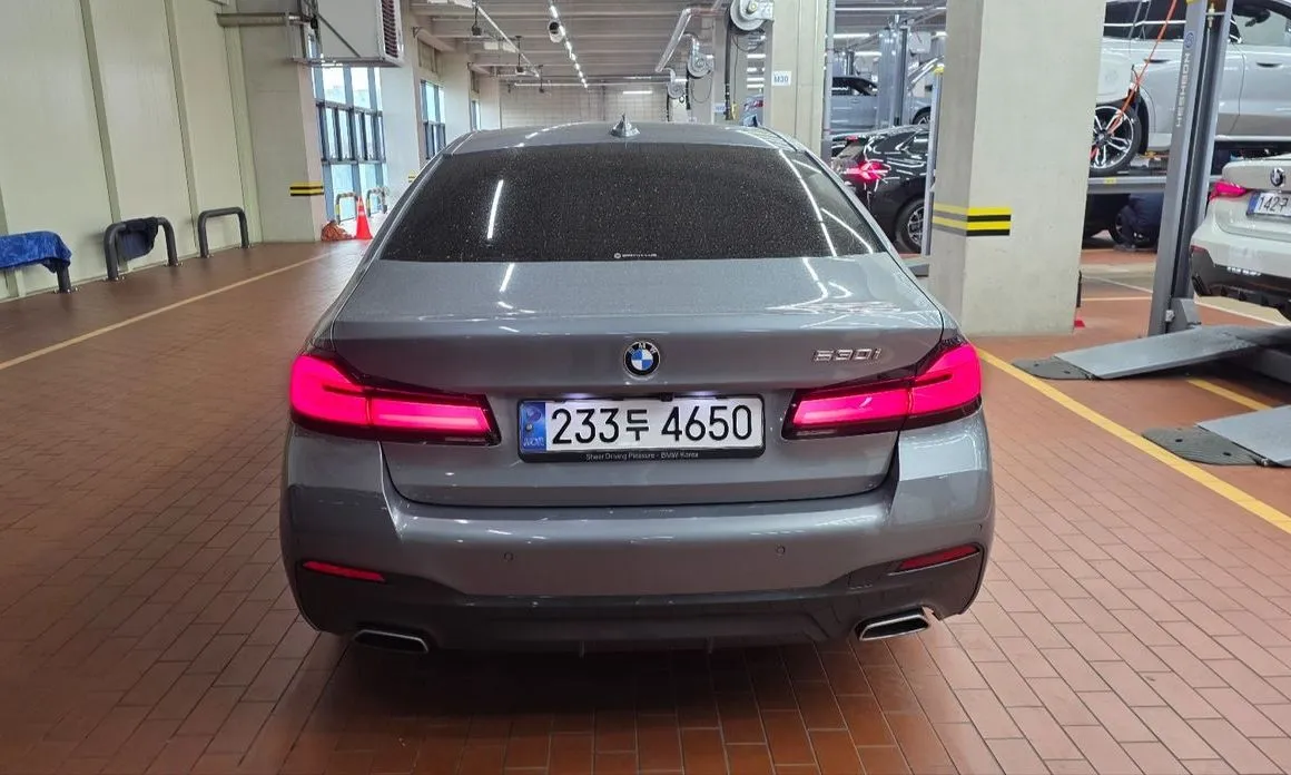 BMW 5-Series 2023 из KR, фото 7