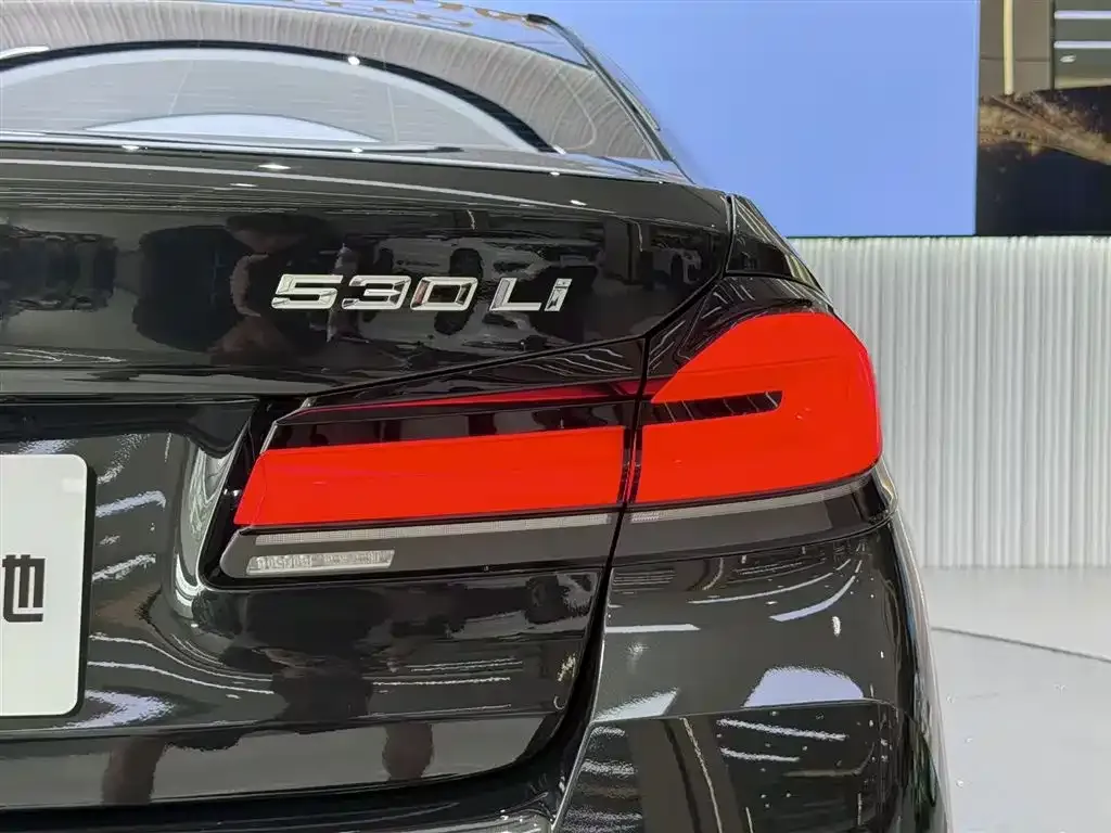 BMW 5 Series — фото 2