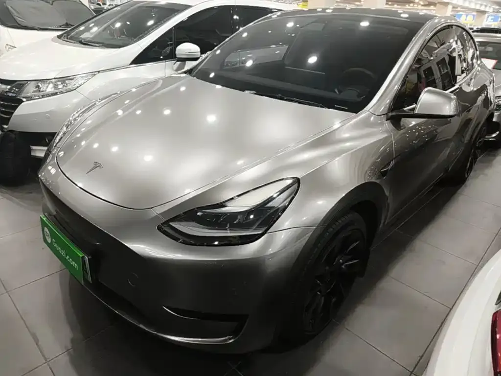 Tesla Model Y — фото 9