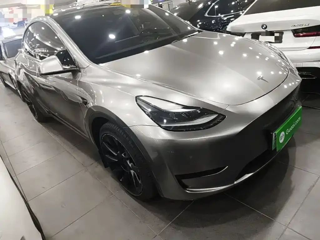 Tesla Model Y — фото 8