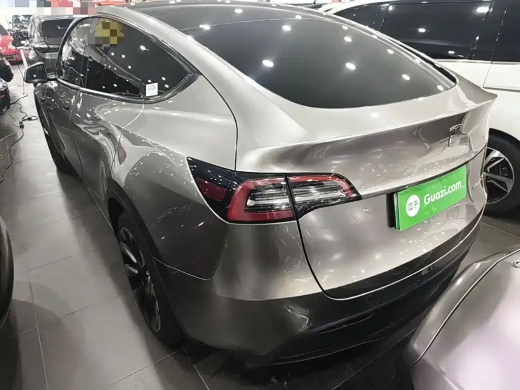Tesla Model Y — фото 7