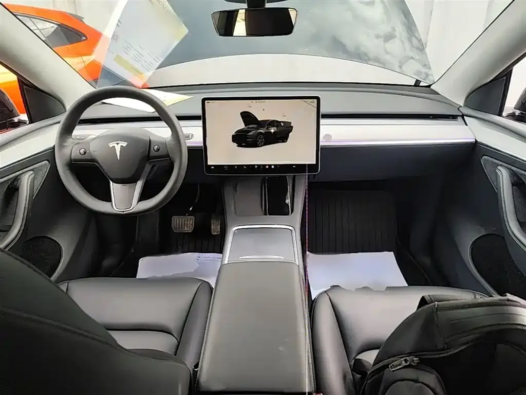 Tesla Model Y — фото 2