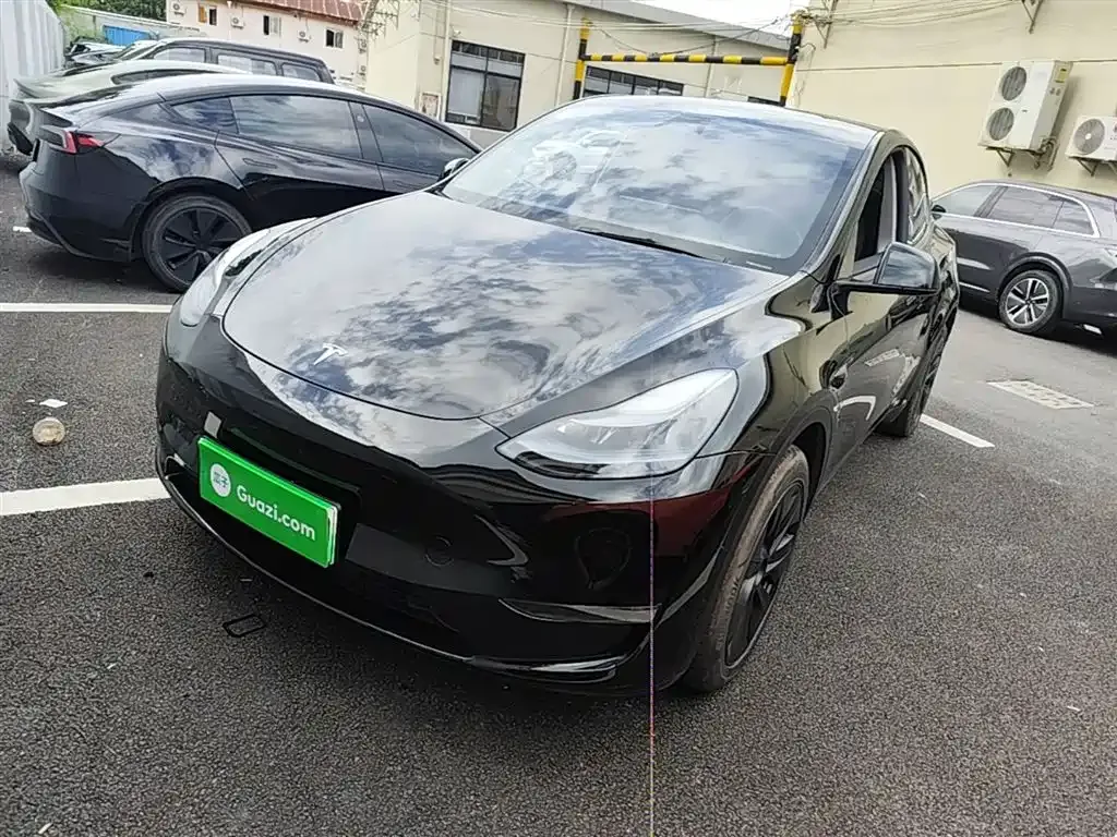 Tesla Model Y — фото 7