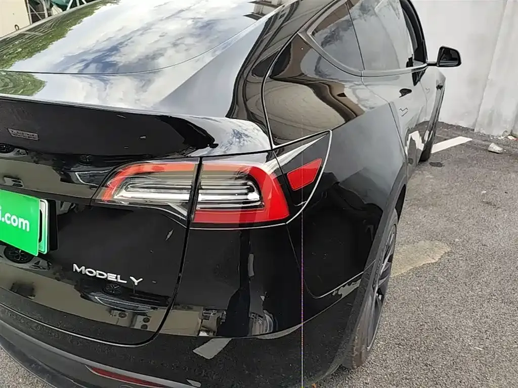 Tesla Model Y — фото 9
