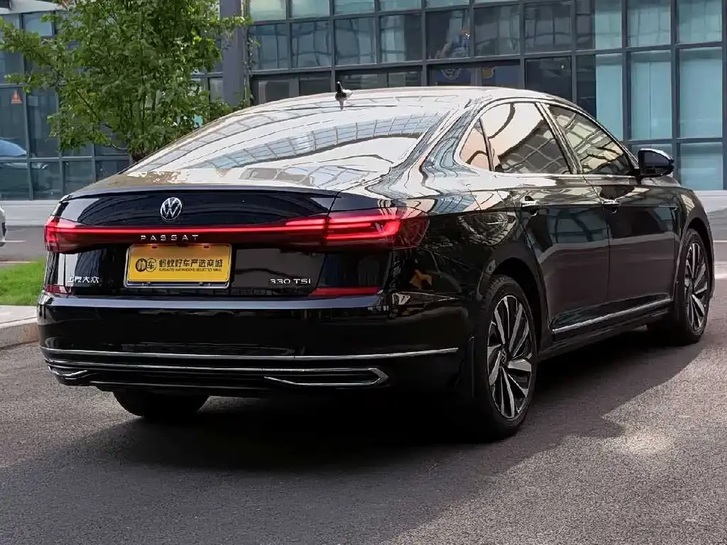 Volkswagen Passat — фото 7