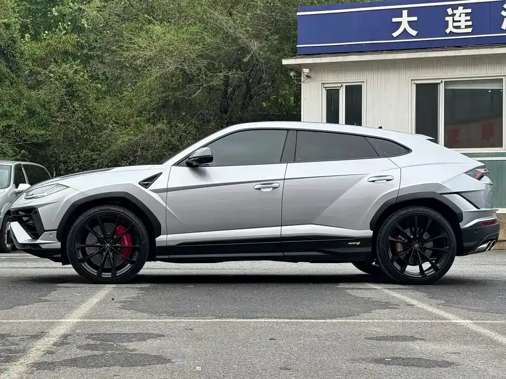 Lamborghini Urus — фото 10