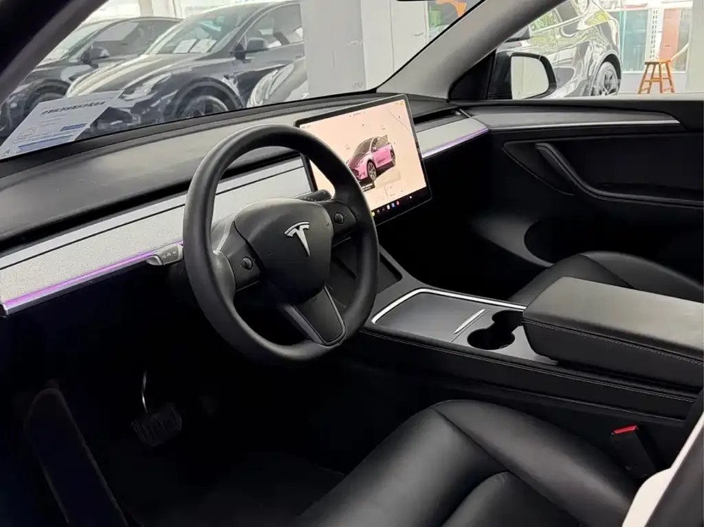 Tesla Model Y — фото 5