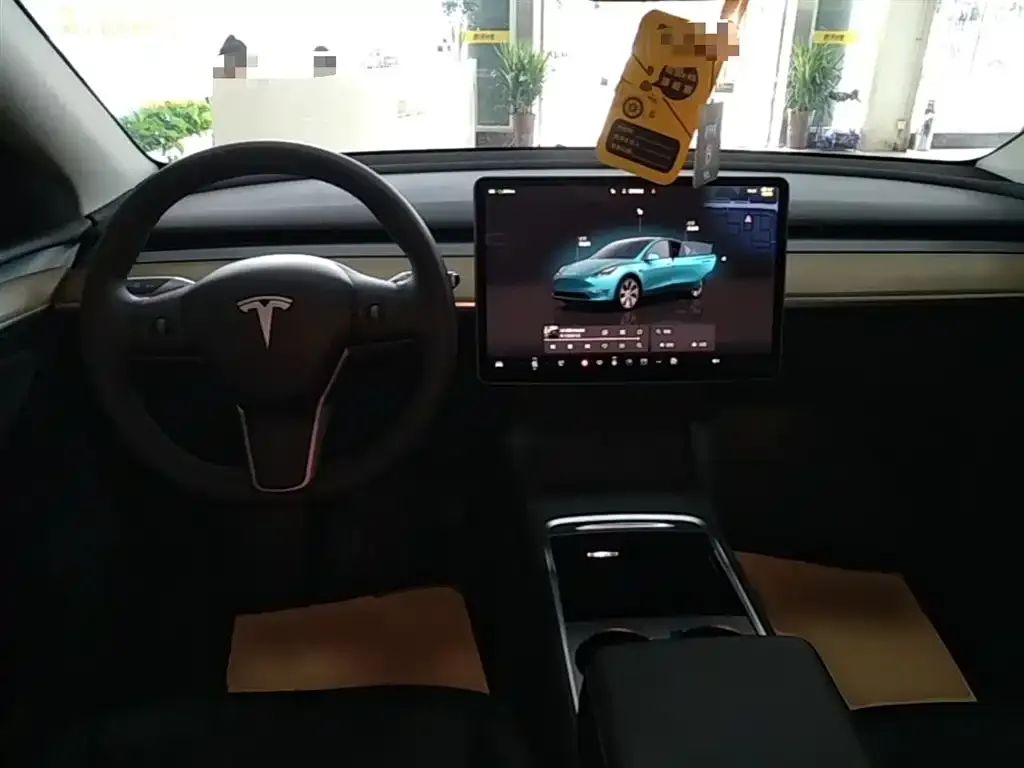 Tesla Model Y — фото 2