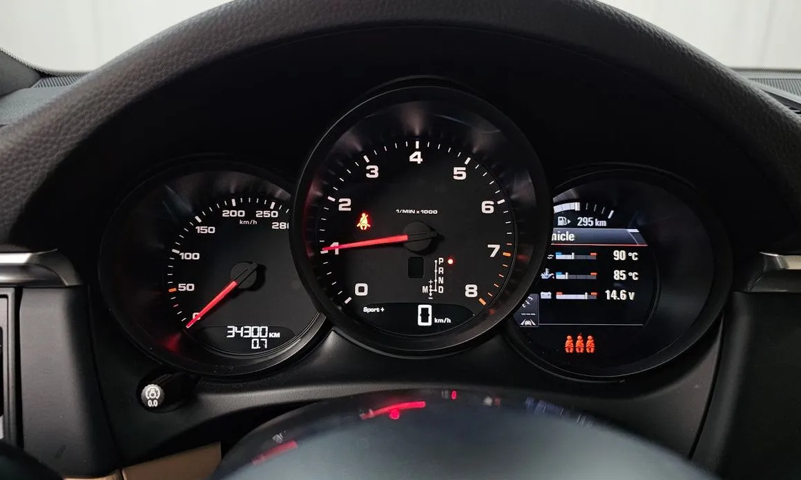 Porsche Macan 2021 из KR, фото 2