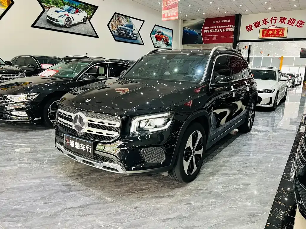Mercedes-Benz GLB — фото 1