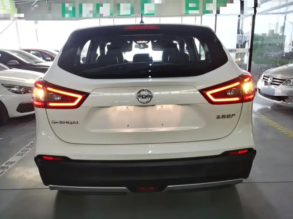 Nissan Qashqai — фото 10