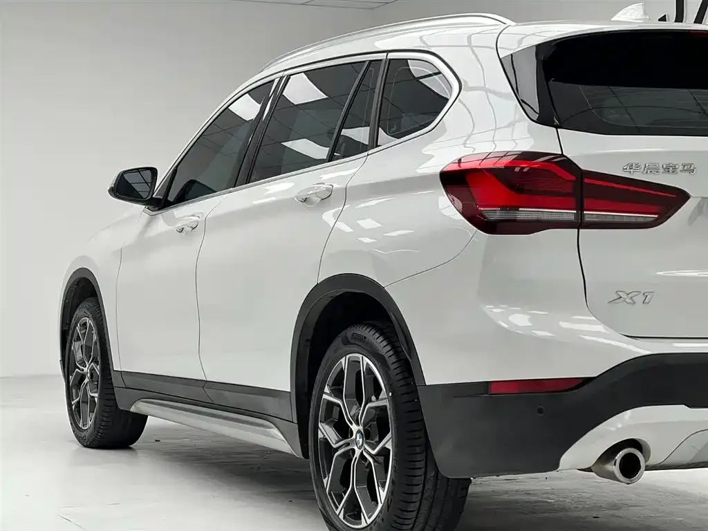 BMW X1 — фото 8