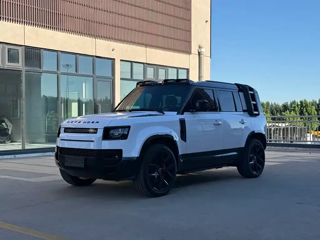 Land Rover Defender — фото 1