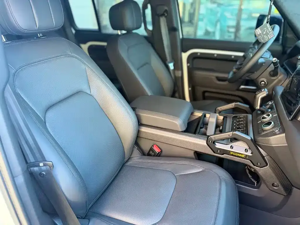 Land Rover Defender — фото 10