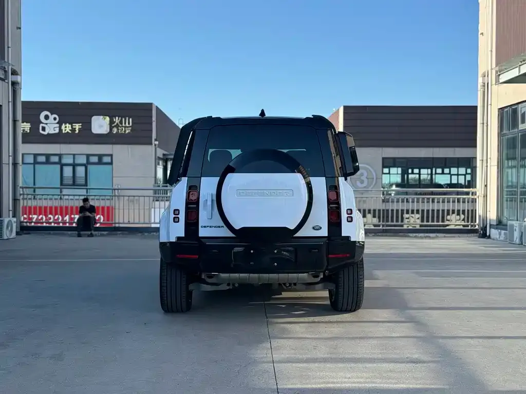 Land Rover Defender — фото 2