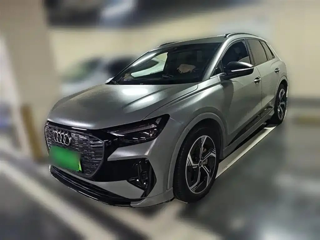 Audi Q4 e-tron — фото 1