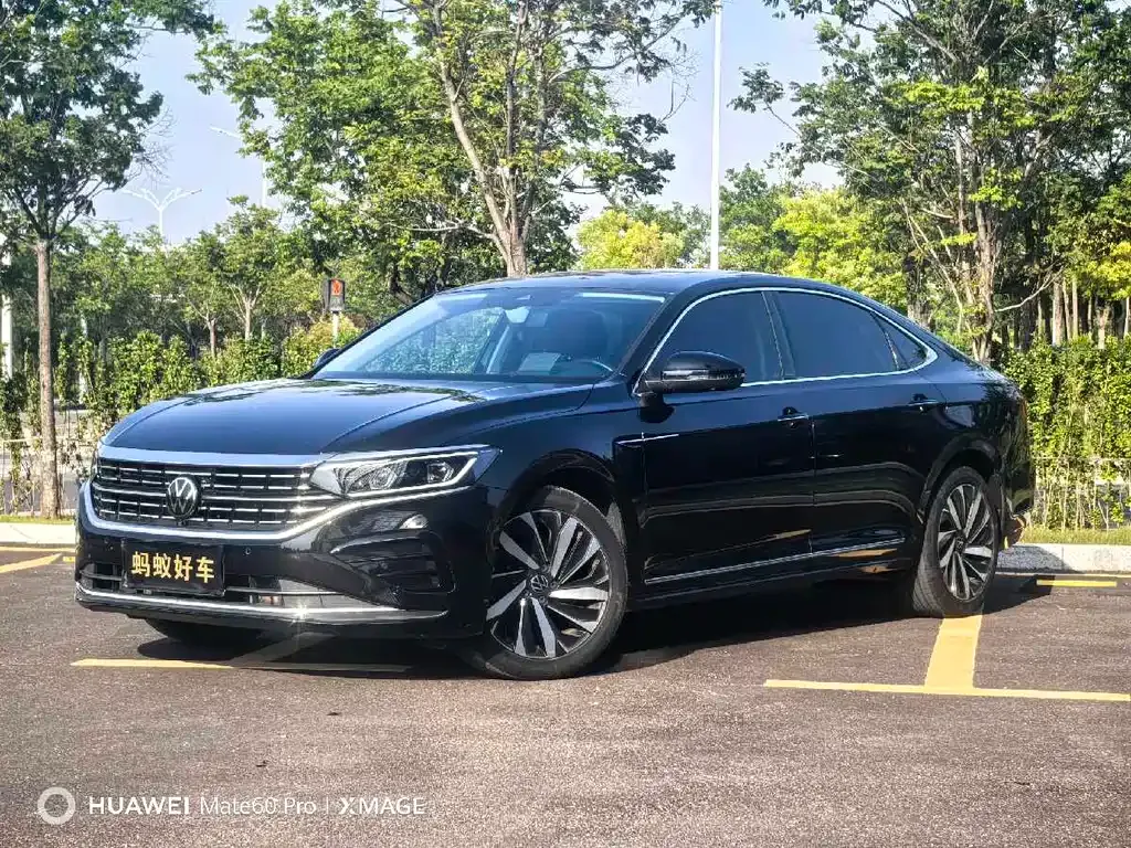 Volkswagen Passat — фото 1