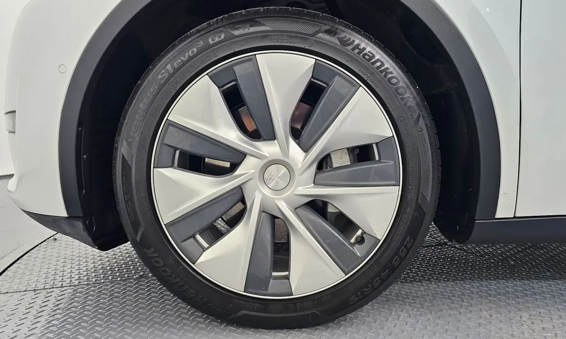Tesla Model Y 2021 из KR, фото 10