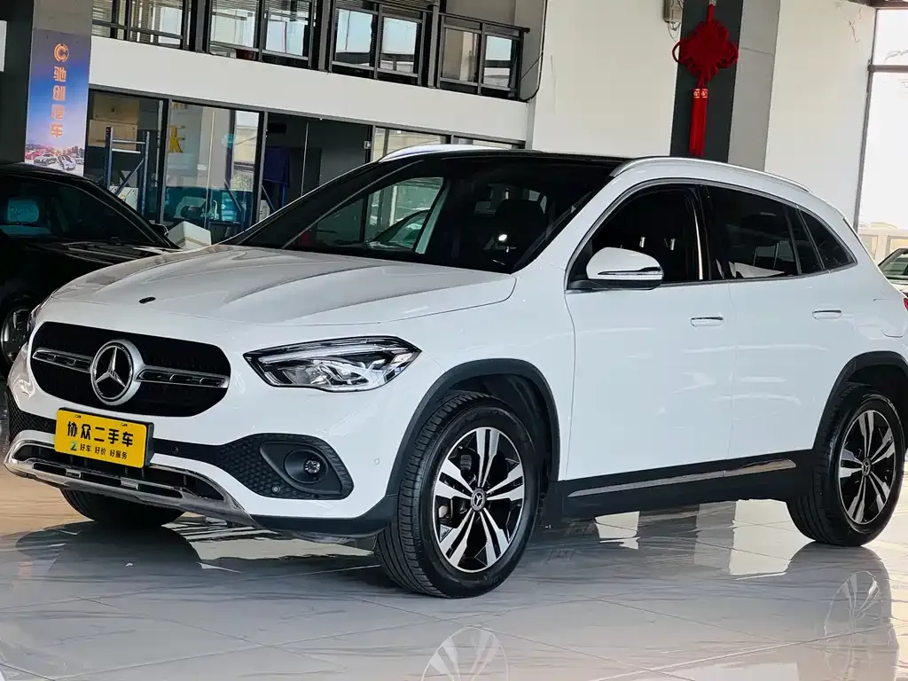 Mercedes-Benz GLA — фото 1
