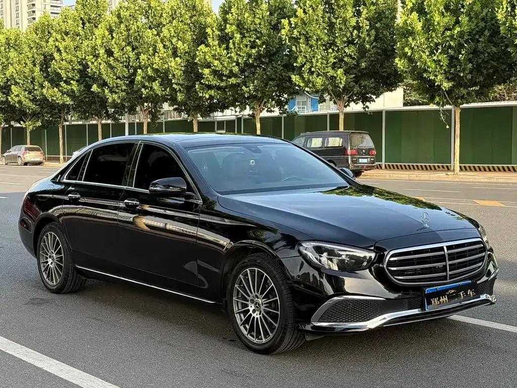 Mercedes-Benz E-Class — фото 10